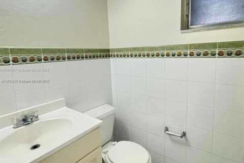 Condominio en alquiler en Miami, Florida, 2 dormitorios, 89.93 m2 № 1898092 - foto 6