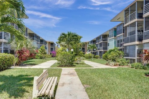 Copropriété à vendre à North Miami Beach, Floride: 2 chambres, 89.19 m2 № 2169948 - photo 4