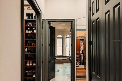 Купить виллу или дом в Уиндермир, Флорида 11 комнат, 391.95м2, № 2314395 - фото 29