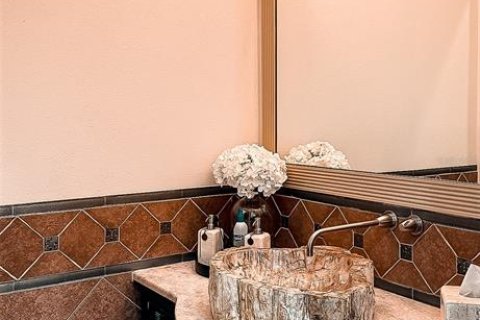 Купить виллу или дом в Уиндермир, Флорида 11 комнат, 391.95м2, № 2314395 - фото 19