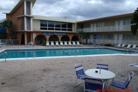 Studio à Condo à Hallandale Beach, Floride № 2078811