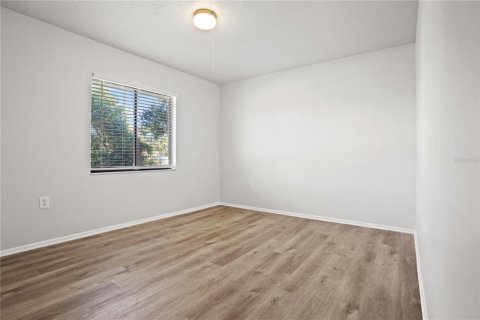 House in Deltona, Florida 3 bedrooms, 123.75 sq.m. № 2396339 - photo 24