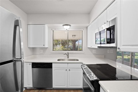 House in Deltona, Florida 3 bedrooms, 123.75 sq.m. № 2396339 - photo 14
