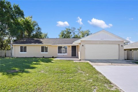 House in Deltona, Florida 3 bedrooms, 123.75 sq.m. № 2396339 - photo 2
