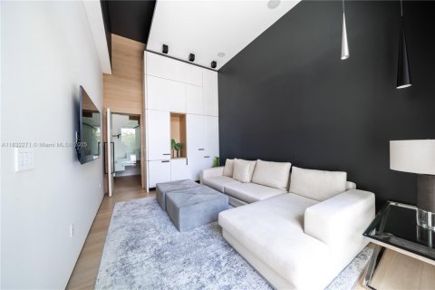 House in Miami Beach, Florida 6 bedrooms, 402.27 sq.m. № 1809109 - photo 14