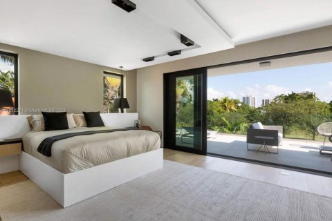 House in Miami Beach, Florida 6 bedrooms, 402.27 sq.m. № 1809109 - photo 9