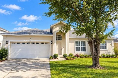 House in Poinciana, Florida 3 bedrooms, 172.33 sq.m. № 2402726