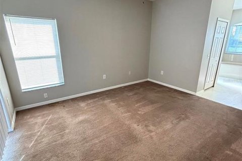 House in Poinciana, Florida 3 bedrooms, 172.33 sq.m. № 2402726 - photo 3