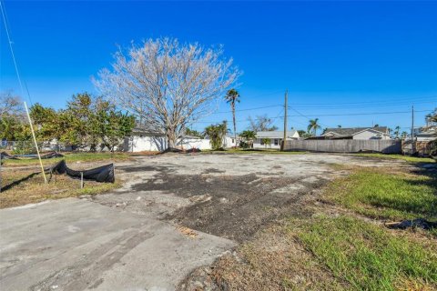 Land in Madeira Beach, Florida № 1419532 - photo 2