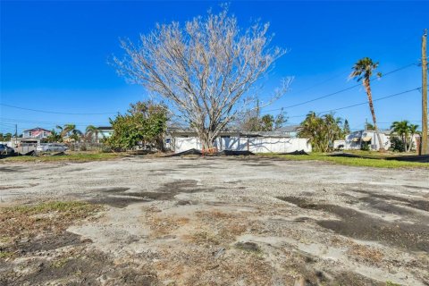 Land in Madeira Beach, Florida № 1419532 - photo 9