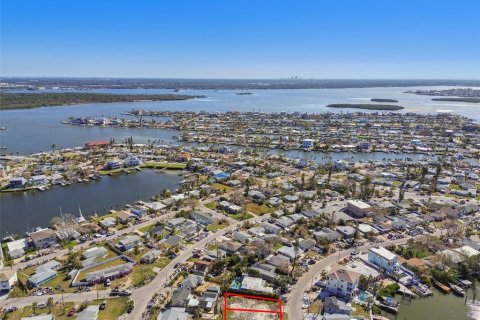 Land in Madeira Beach, Florida № 1419532 - photo 18