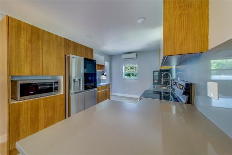 Casa en venta en Saint Petersburg, Florida, 3 dormitorios, 178.37 m2 № 1837714 - foto 27