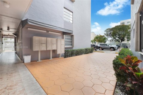 Condominio en alquiler en Miami, Florida, 2 dormitorios, 64.75 m2 № 2025239 - foto 19