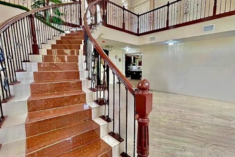 Снять в аренду виллу или дом в Мирамар, Флорида 7 спален, 323.39м2, № 2013393 - фото 21