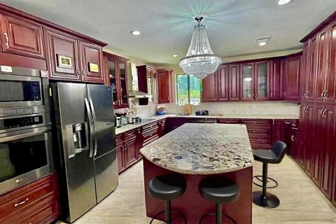 Снять в аренду виллу или дом в Мирамар, Флорида 7 спален, 323.39м2, № 2013393 - фото 20