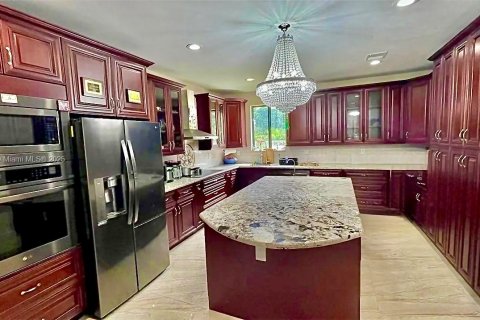 Снять в аренду виллу или дом в Мирамар, Флорида 7 спален, 323.39м2, № 2013393 - фото 17