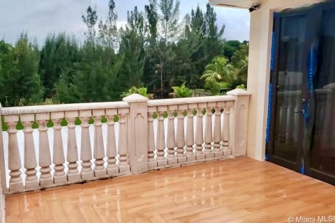 Снять в аренду виллу или дом в Мирамар, Флорида 7 спален, 323.39м2, № 2013393 - фото 28