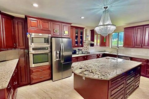 Снять в аренду виллу или дом в Мирамар, Флорида 7 спален, 323.39м2, № 2013393 - фото 16