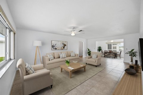 House in Boynton Beach, Florida 2 bedrooms, 119.66 sq.m. № 2251482 - photo 4