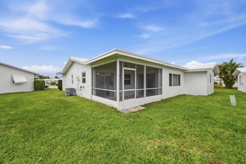 House in Boynton Beach, Florida 2 bedrooms, 119.66 sq.m. № 2251482 - photo 25