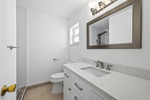 House in Boynton Beach, Florida 2 bedrooms, 119.66 sq.m. № 2251482 - photo 15
