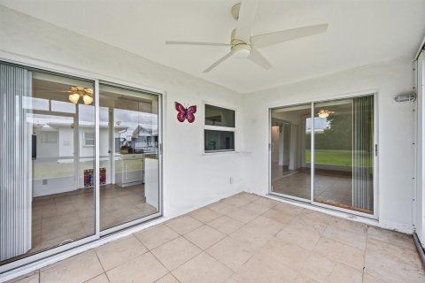 House in Boynton Beach, Florida 2 bedrooms, 119.66 sq.m. № 2251482 - photo 24