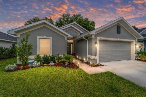 House in Ocala, Florida 4 bedrooms, 152.27 sq.m. № 2152189