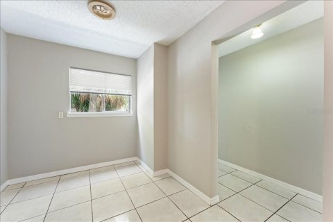 Condo in Tampa, Florida, 2 bedrooms  № 2196176 - photo 8
