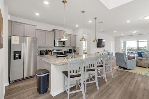 Casa en venta en Davenport, Florida, 6 dormitorios, 288.74 m2 № 2387440 - foto 17