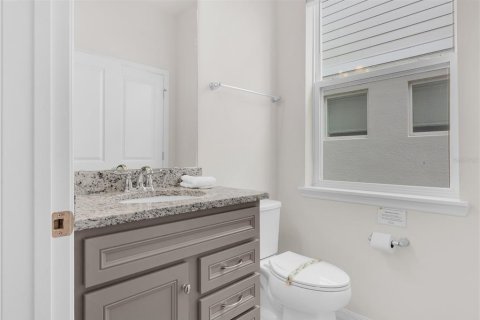 Casa en venta en Davenport, Florida, 6 dormitorios, 288.74 m2 № 2387440 - foto 23