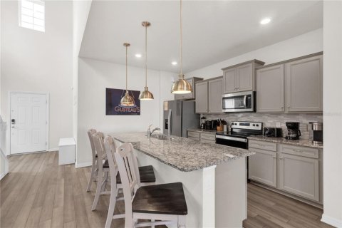 Casa en venta en Davenport, Florida, 6 dormitorios, 288.74 m2 № 2387440 - foto 16