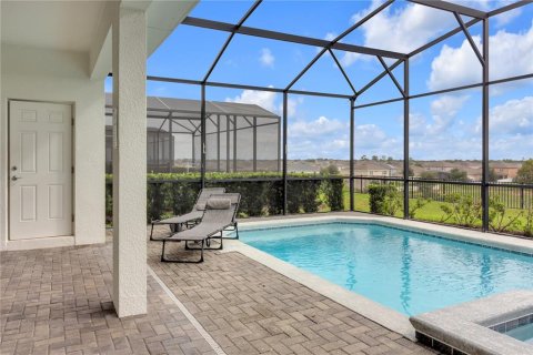 Casa en venta en Davenport, Florida, 6 dormitorios, 288.74 m2 № 2387440 - foto 3