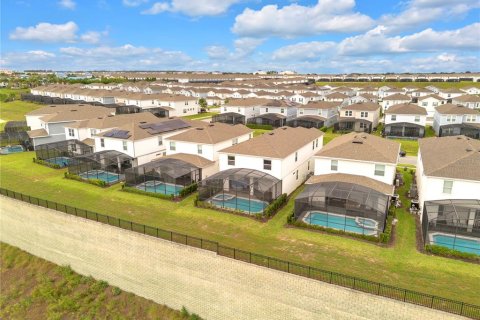 Casa en venta en Davenport, Florida, 6 dormitorios, 288.74 m2 № 2387440 - foto 11
