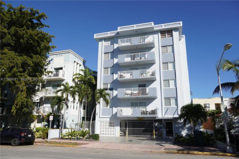 Copropriété à vendre à Miami Beach, Floride: 1 chambre, 69.49 m2 № 2244115 - photo 14