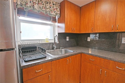 Copropriété à vendre à Miami Beach, Floride: 1 chambre, 69.49 m2 № 2244115 - photo 3