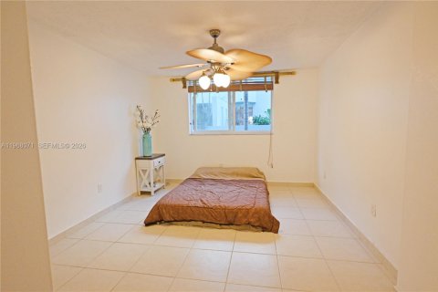 Copropriété à vendre à Miami Beach, Floride: 1 chambre, 69.49 m2 № 2244115 - photo 4