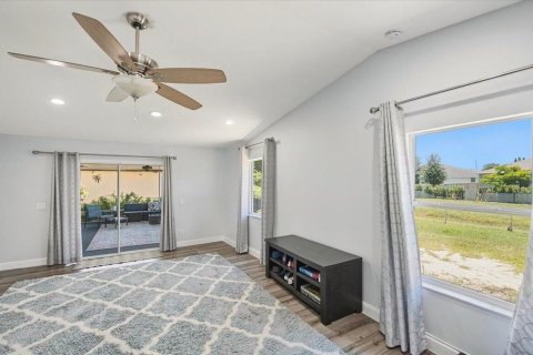House in Port St. Lucie, Florida 4 bedrooms, 177.91 sq.m. № 2083511 - photo 19