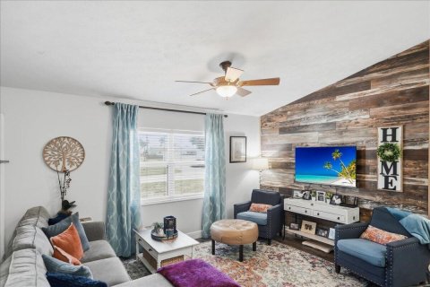 House in Port St. Lucie, Florida 4 bedrooms, 177.91 sq.m. № 2083511 - photo 5