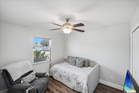 House in Port St. Lucie, Florida 4 bedrooms, 177.91 sq.m. № 2083511 - photo 25