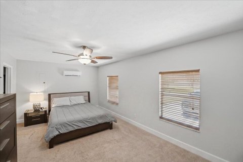 House in Port St. Lucie, Florida 4 bedrooms, 177.91 sq.m. № 2083511 - photo 29