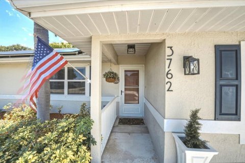 House in Port St. Lucie, Florida 4 bedrooms, 177.91 sq.m. № 2083511 - photo 3