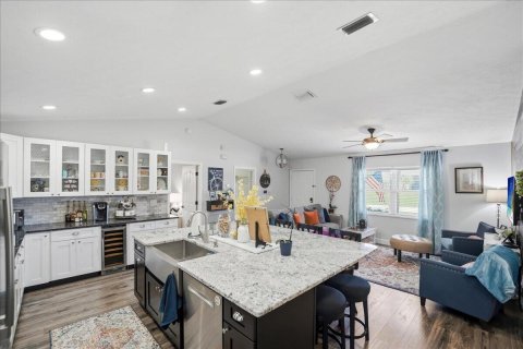 House in Port St. Lucie, Florida 4 bedrooms, 177.91 sq.m. № 2083511 - photo 12