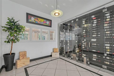 Villa ou maison à vendre à Miami, Floride: 4 chambres, 206.8 m2 № 2004921 - photo 5