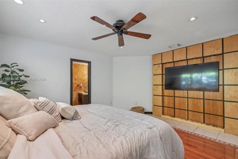 Villa ou maison à vendre à Miami, Floride: 4 chambres, 206.8 m2 № 2004921 - photo 10