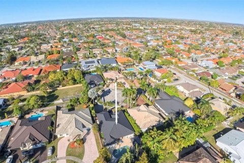 Villa ou maison à vendre à Miami, Floride: 4 chambres, 206.8 m2 № 2004921 - photo 22