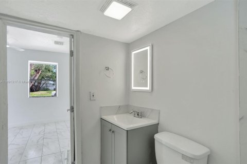 Casa en venta en Oakland Park, Florida, 3 dormitorios, 129.97 m2 № 2034243 - foto 11