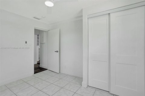 Casa en venta en Oakland Park, Florida, 3 dormitorios, 129.97 m2 № 2034243 - foto 13