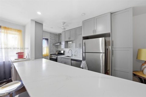 Condominio en venta en Miami Gardens, Florida, 1 dormitorio, 66.05 m2 № 2031440 - foto 7