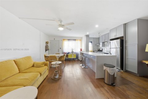 Condominio en venta en Miami Gardens, Florida, 1 dormitorio, 66.05 m2 № 2031440 - foto 6