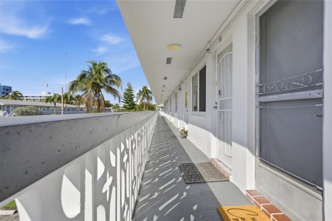 Condominio en venta en Miami Gardens, Florida, 1 dormitorio, 66.05 m2 № 2031440 - foto 5